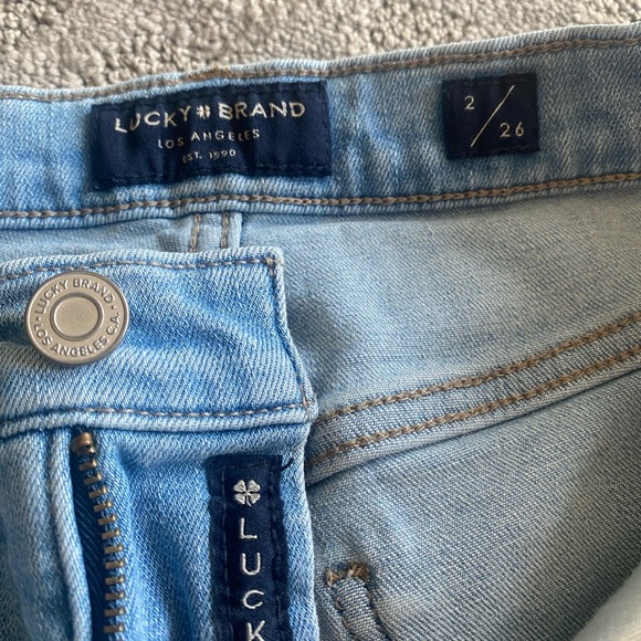 Lucky Brand Mid Rise Crop Ava Size 2/26 - Picture 2 of 3